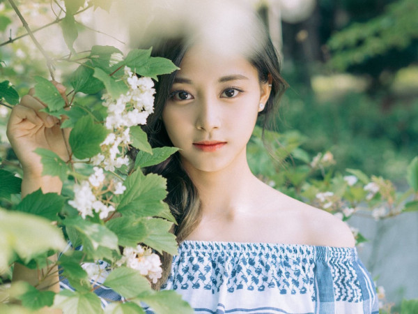 SỐC: Tzuyu (TWICE) bị fan cuồng dọa giết trong lúc đang phát sóng trực tiếp