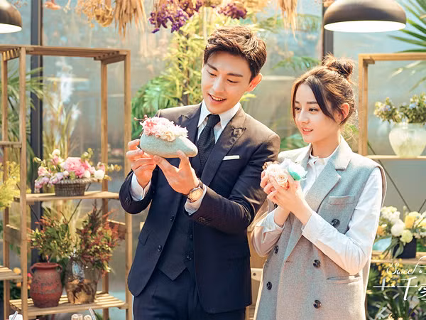 “Nghìn Lẻ Một Đêm”: Đặng Luân hóa “hoa ăn thịt người” trong mắt Địch Lệ Nhiệt Ba