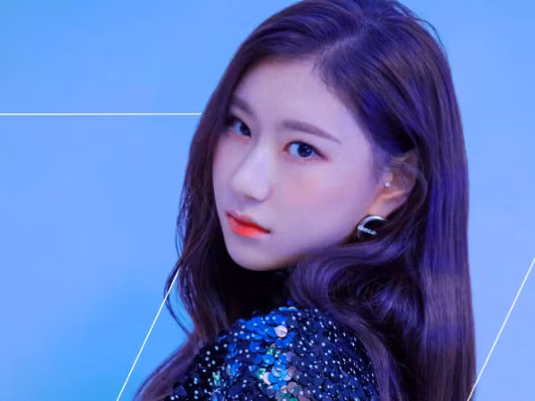 Mẹ của Chaeryeong (ITZY) đứng ra bênh vực khi con gái bị chỉ trích về nhan sắc