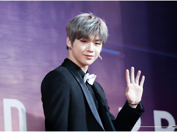 Đại diện Việt Nam té ngã trước Kang Daniel (Wanna One) trong lễ trao giải MAMA 2018 