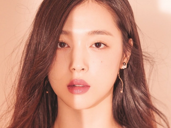 Im hơi lặng tiếng suốt thời gian dài, Sulli bất ngờ trở lại với một chương trình thực tế