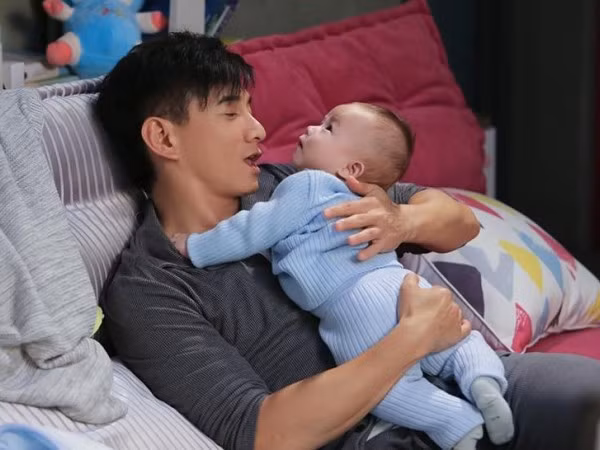 Ngô Kỳ Long trở thành "Nam bảo mẫu" để có kinh nghiệm chăm sóc con đầu lòng sắp chào đời