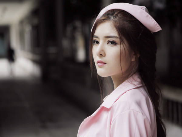 Hot girl Lilly Luta hai lần ngất xỉu trên phim trường khi quay phim cùng Hồ Việt Trung