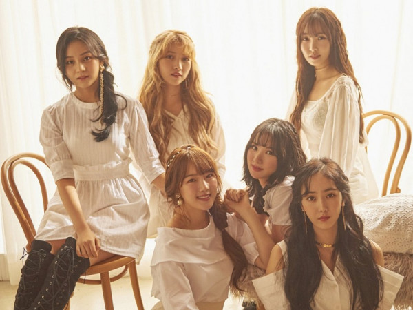 G-Friend quyết định chơi bạo, lên hẳn đài phát thanh để kể xấu giám đốc của mình