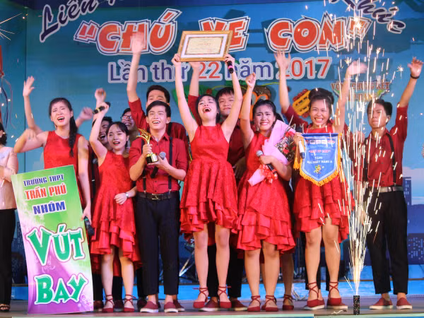 Teen THPT Trần Phú lập "kỉ lục" Quán quân 4 năm liên tiếp tại Liên hoan “Chú Ve Con” toàn thành