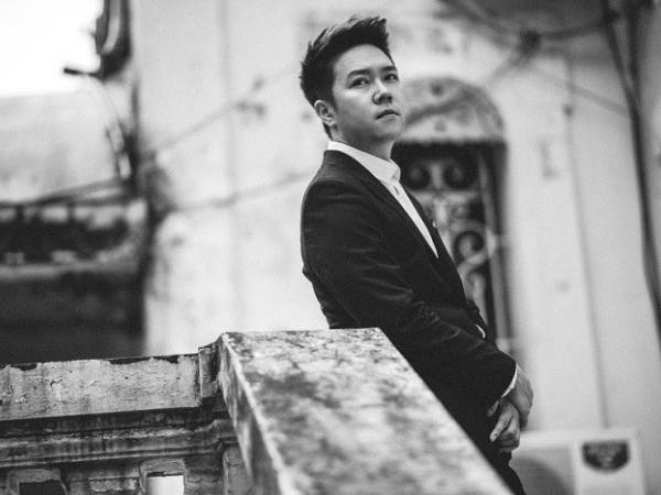 "Hoàng tử tình ca" Lê Hiếu trở lại với một sáng tác cực hay của hit-maker Khắc Hưng