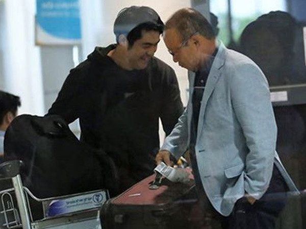 Chưa gia hạn hợp đồng, HLV Park Hang Seo bất ngờ về Hàn Quốc