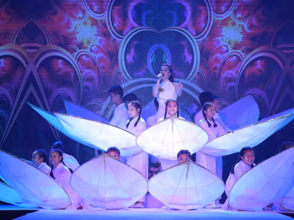 Asian Kids Fashion Show 2017: Rực rỡ sắc màu tuổi thơ