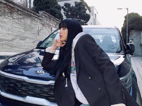 Đâu có ngờ Lisa phiên bản tóc đen lại đẹp bí ẩn và cuốn hút thế này