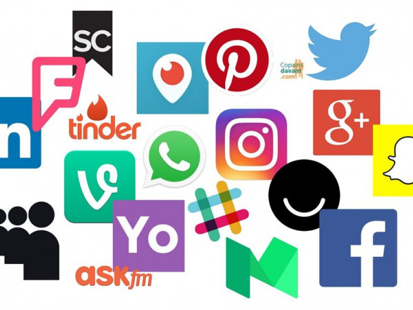 Tiếng Anh rất dễ: Phiêu lưu trong thế giới Internet với cực nhiều điều vui nhộn