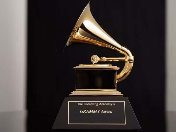 "Biến căng": Cựu chủ tịch "bóc phốt" Grammy phân biệt chủng tộc, quấy rối tình dục