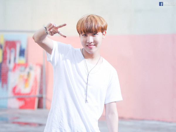 Mỗi khi BTS thêm 1 triệu người theo dõi qua Twitter, J-Jope lại có màn ăn mừng siêu hài hước