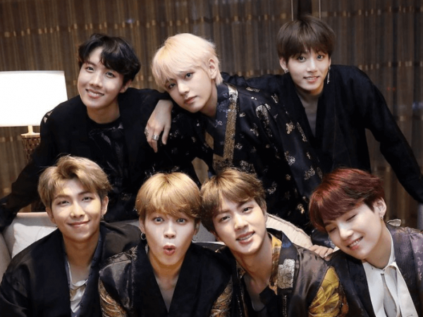 BTS nhận được Huân chương đặc biệt từ Chính phủ Hàn Quốc 