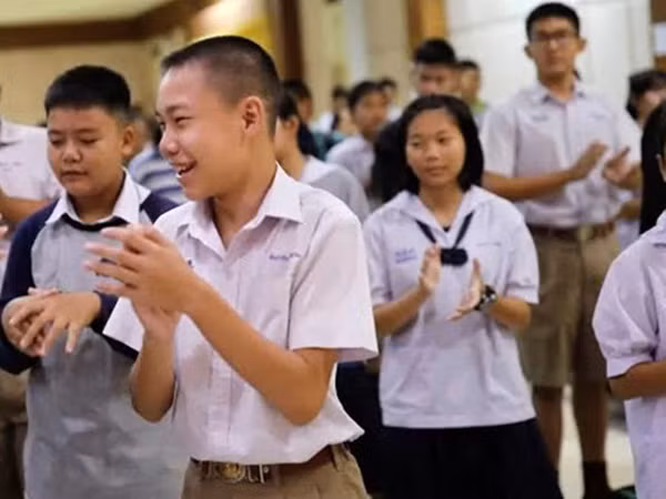 Thái Lan: Bộ Giáo dục cấm đuổi học nữ sinh mang thai