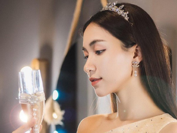 Vừa sang năm mới, Hòa Minzy lại "vạ miệng" khi phản ứng gay gắt với lời khuyên của fan