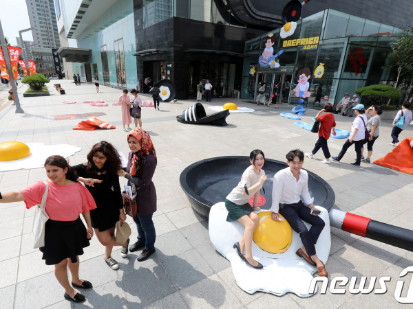 Triển lãm ngoài trời có 1-0-2 ở Hàn Quốc: Khi nóng bức cũng trở thành nguồn cảm hứng