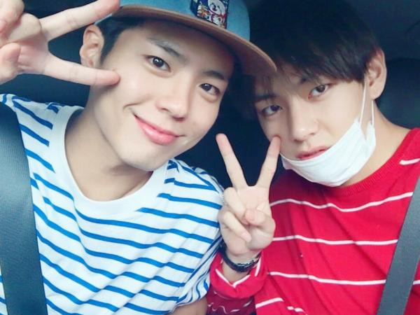 Càng lúc càng "phát hờn" với độ thân thiết không-thể-tin-được của Park Bo Gum và V (BTS) 