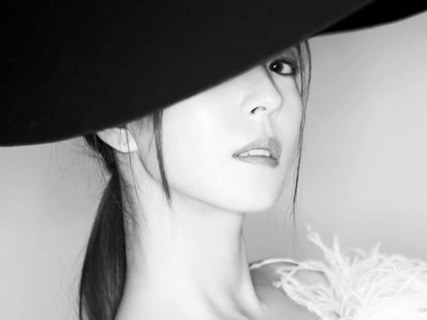 Chỉ bằng động tác vũ đạo này thôi, BoA đã khiến idol đàn em tâm phục khẩu phục