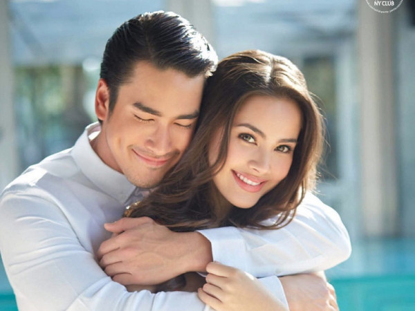 Giữa tâm bão chia tay, showbiz vẫn còn những cặp đôi khiến bạn vững tin vào tình yêu