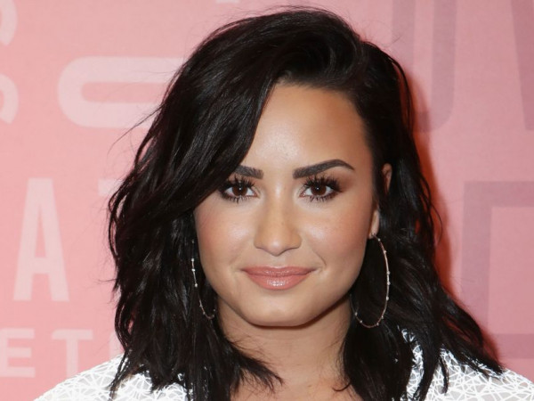 "Lá thư" Demi Lovato gửi mình của năm 2019: “Sẽ không lãng phí thêm một ngày nào nữa”