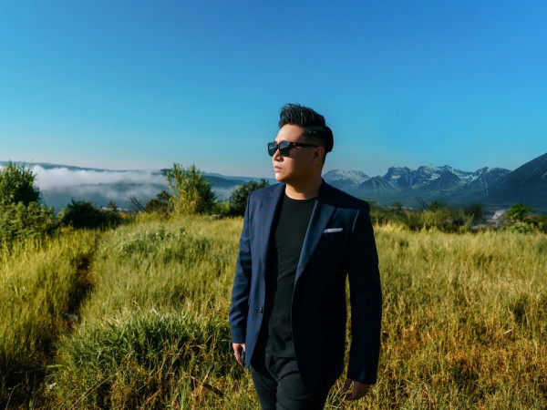 Hậu sáng tác loạt hit, Vương Anh Tú chính thức trở lại với MV ballad lụi tim mới