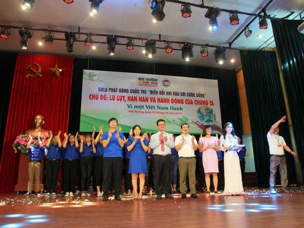 Hải Dương: Các bạn sinh viên ĐH Kỹ thuật Hải Dương hào hứng hưởng ứng cuộc thi vì môi trường