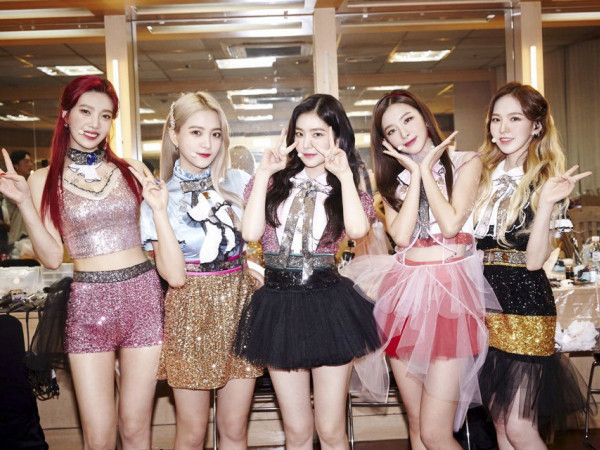 Vì đâu fan của Red Velvet chỉ muốn được làm người quản lý cho các cô gái mà thôi?