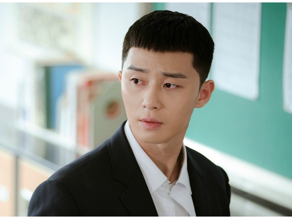 Đến chính Park Seo Joon cũng khuyên khán giả đừng cắt đầu hạt dẻ như mình