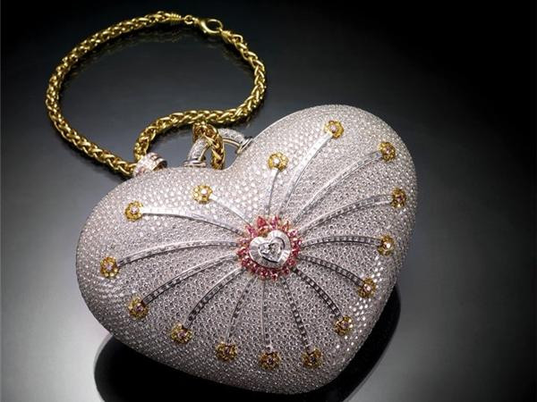 Bạn sẽ cực choáng khi biết giá tiền của những chiếc túi đắt nhất hành tinh này