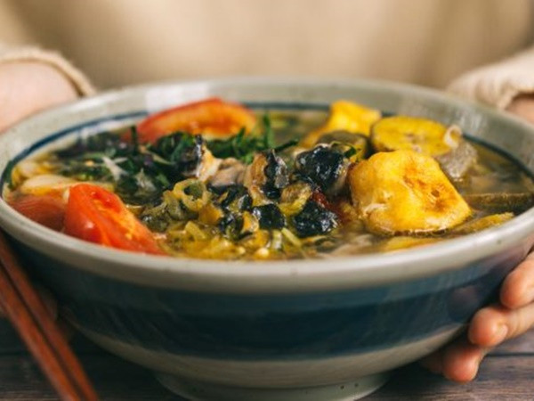 Làm dịu ngay cơn đói với bún ốc chuối đậu trong ngày Hà Nội se lạnh