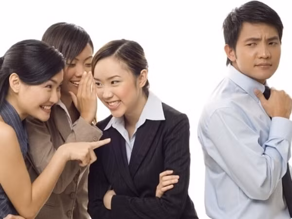 Trắc nghiệm vui: Đồng nghiệp/bạn học nhận xét, bàn tán gì về bạn?