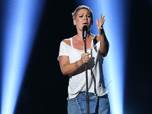 Ca sĩ Pink trở thành người phụ nữ đẹp nhất thế giới năm 2018