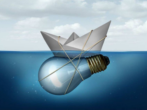 Đề Văn với hình ảnh độc lạ, gây tranh cãi