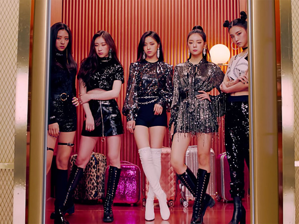 Loạt ảnh quá khứ chứng minh tân binh ITZY toàn là mỹ nhân đẹp tự nhiên