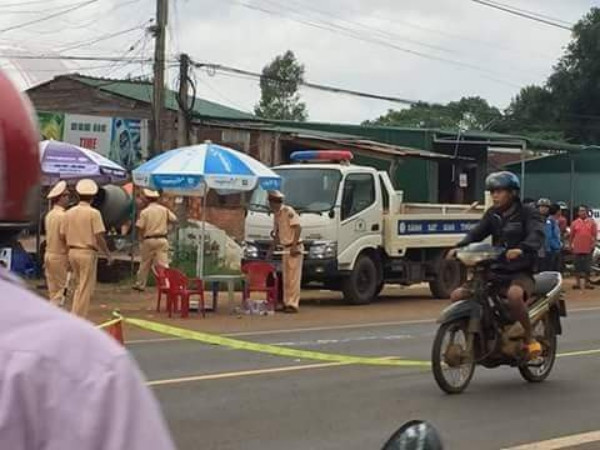 Đắk Nông: Đưa con đi thi tốt nghiệp, mẹ gặp tai nạn nguy kịch