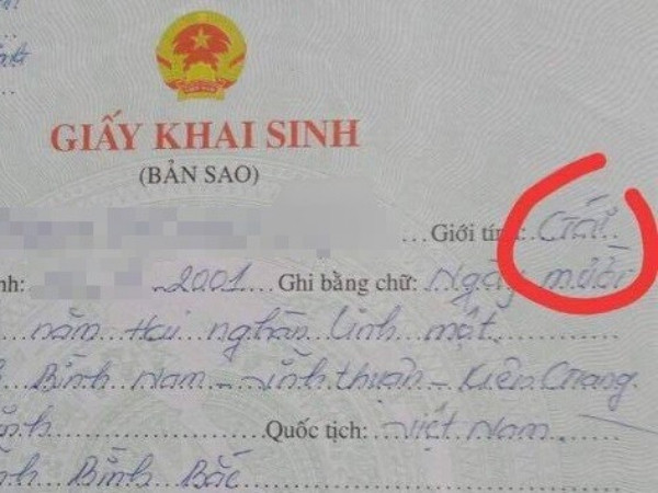 Nữ sinh không được làm hồ sơ tuyển sinh Đại học vì giới tính giấy khai sinh là "Gái"