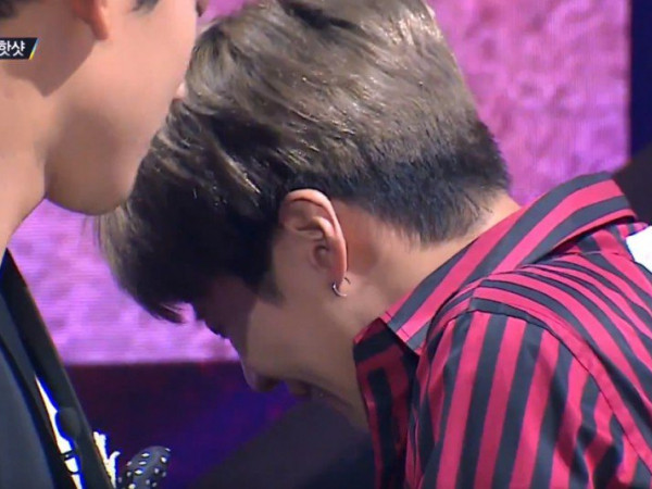 Ban giám khảo của show thực tế The Unit òa khóc khi gặp lại bạn cũ ngay trên sân khấu