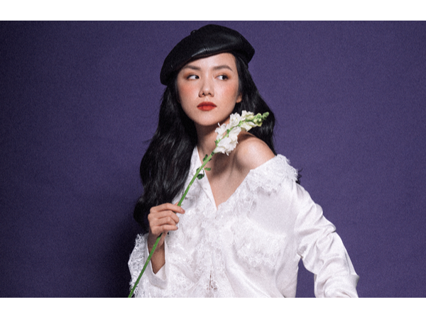 Phương Ly tung loạt ảnh mới mừng MV “Mặt Trời của em” chạm ngõ 4 triệu lượt nghe