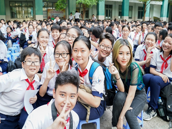 "Sứ giả tiên phong - Khai phóng tiềm năng": Cùng Orange mang nắng hạ về trường