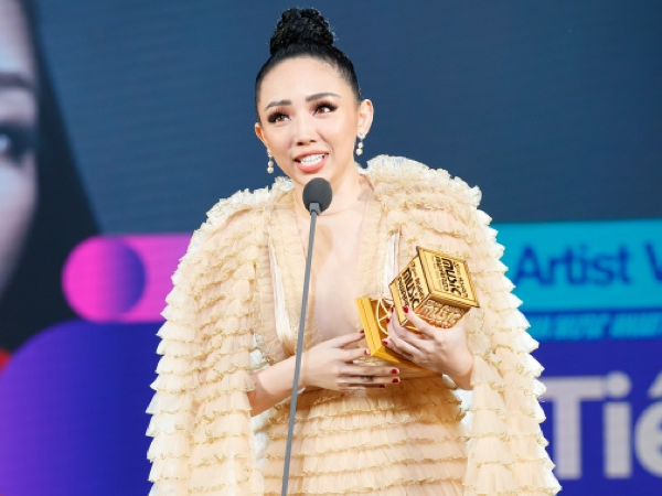 Điểm lại những khoảnh khắc ấn tượng nhất của Tóc Tiên tại "MAMA 2017" 