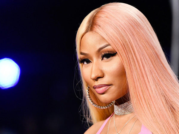 Nicki Minaj gây bất ngờ khi tắt chức năng bình luận, lên tiếng bảo vệ bạn trai