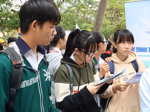 Lộ đề thi học kỳ 2 môn văn ở Bình Thuận