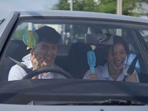 "Cười té ghế" với ảnh hậu trường cực nhắng nhít của "Friend Zone"
