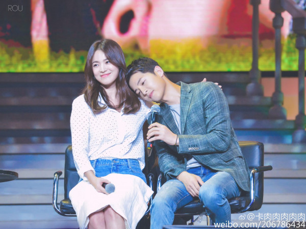 Trước khi đính hôn với Song Joong Ki, Song Hye Kyo đã vô cùng thân thiết với “nhà trai” rồi