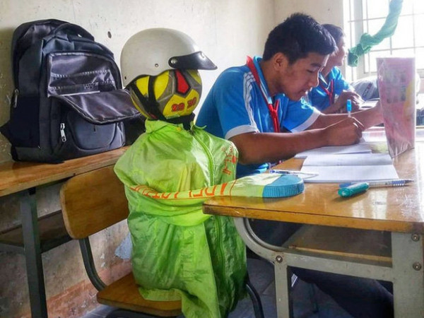 Quá buồn khi bạn thân nghỉ học, nam sinh nghĩ ra ý tưởng khiến cộng đồng mạng "cười ra nước mắt"