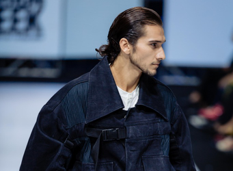 VIFW 2019: Thời trang phi giới tính toả sáng trong BST của NTK Malaysia Kit Woo 