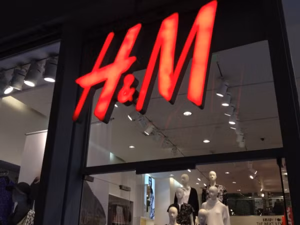 H&M chuẩn bị mở cửa hảng thứ 9 tại Việt Nam, sẵn sàng “chiêu đãi” khách hàng BST mùa Xuân