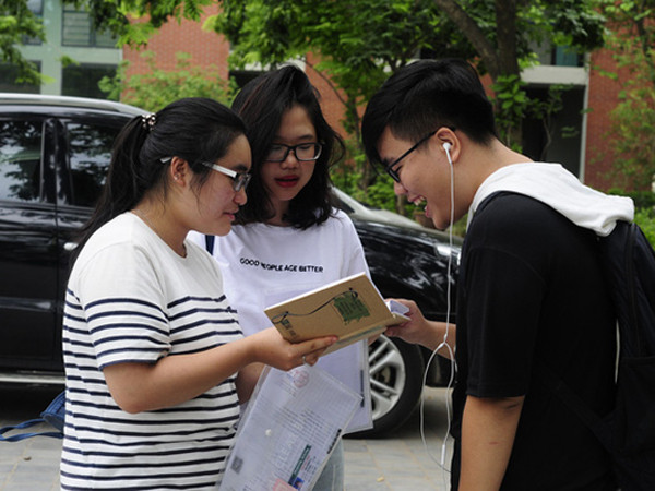 Sở GD&ĐT Hà Nội: Không có phí nào tên “đặt cọc” hoặc “ghi danh”