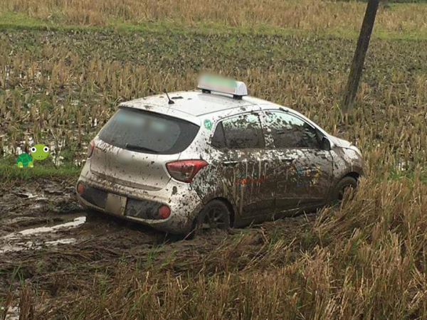 Vì "chị Google" bảo "đi 50 mét rẽ trái", tài xế taxi nhận ngay cái kết quá đắng