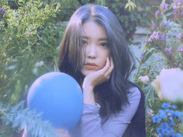 Vừa trở lại, IU đã giành được chiến thắng đầu tiên trên "Music Core" với “Love Poem”